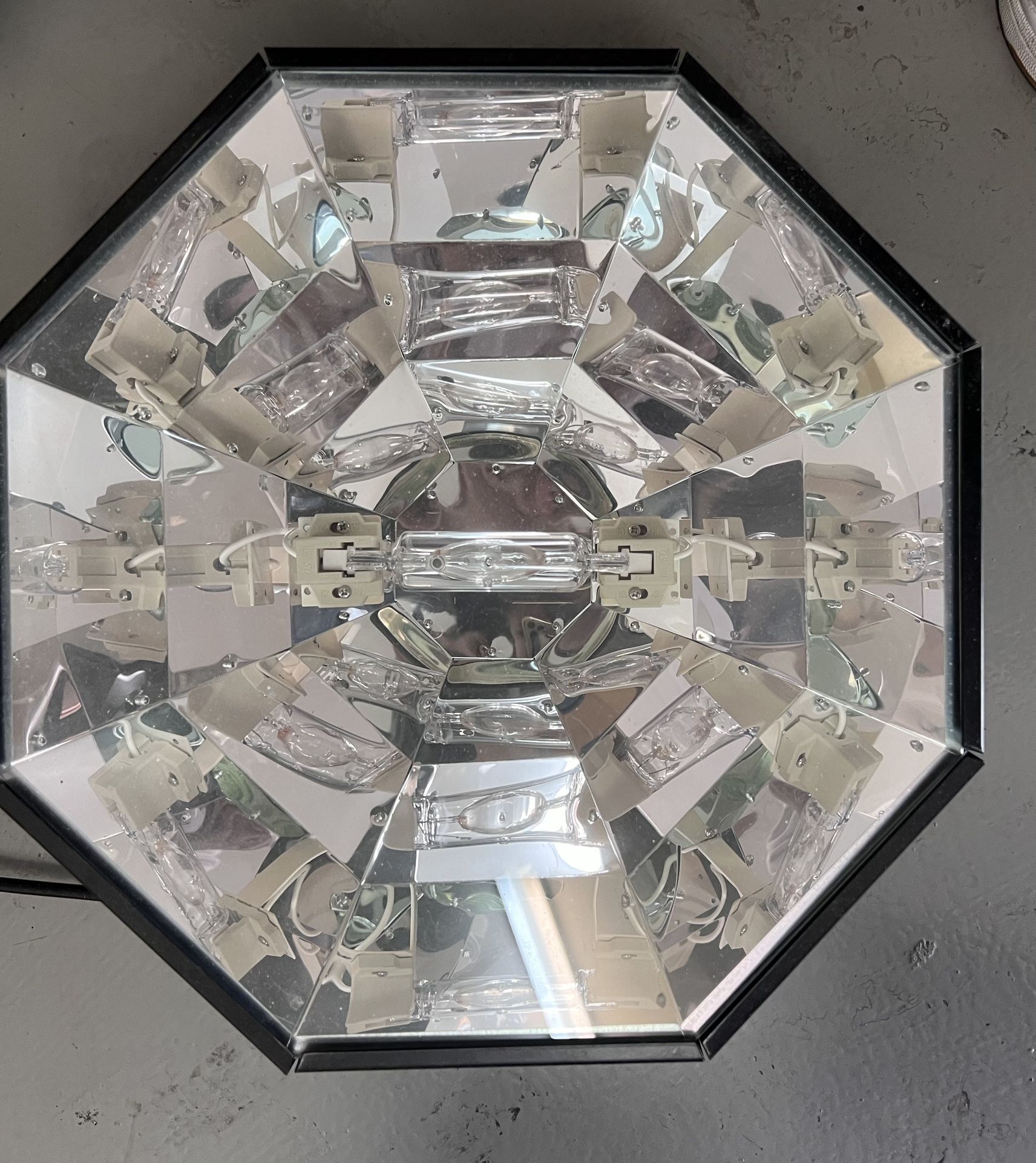 Lumen Bright Mini Metal Halide