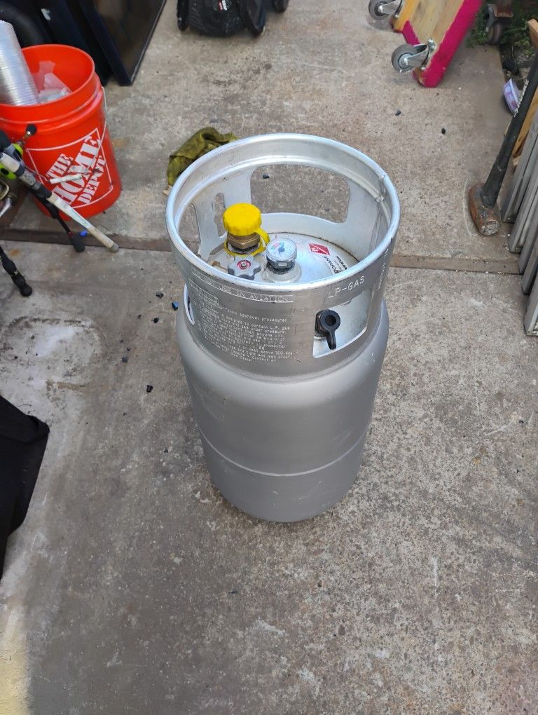 Forklift Propane Tank Full
