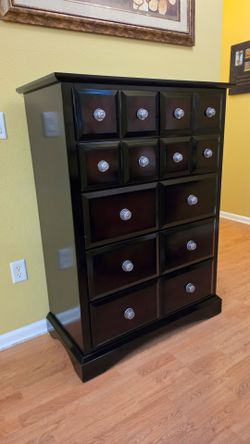 Clean and Nice 7 Drawer Chest/ Tall Dresser.