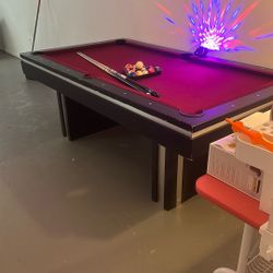 Nice Lightly Used Pool Table avail For pick up now $400