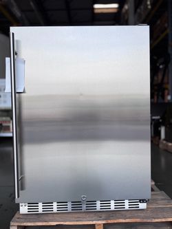 TrueFlame 24'' 304 Stainless 6.6 CF Outdoor UL Rated Kegerator - Single Tap