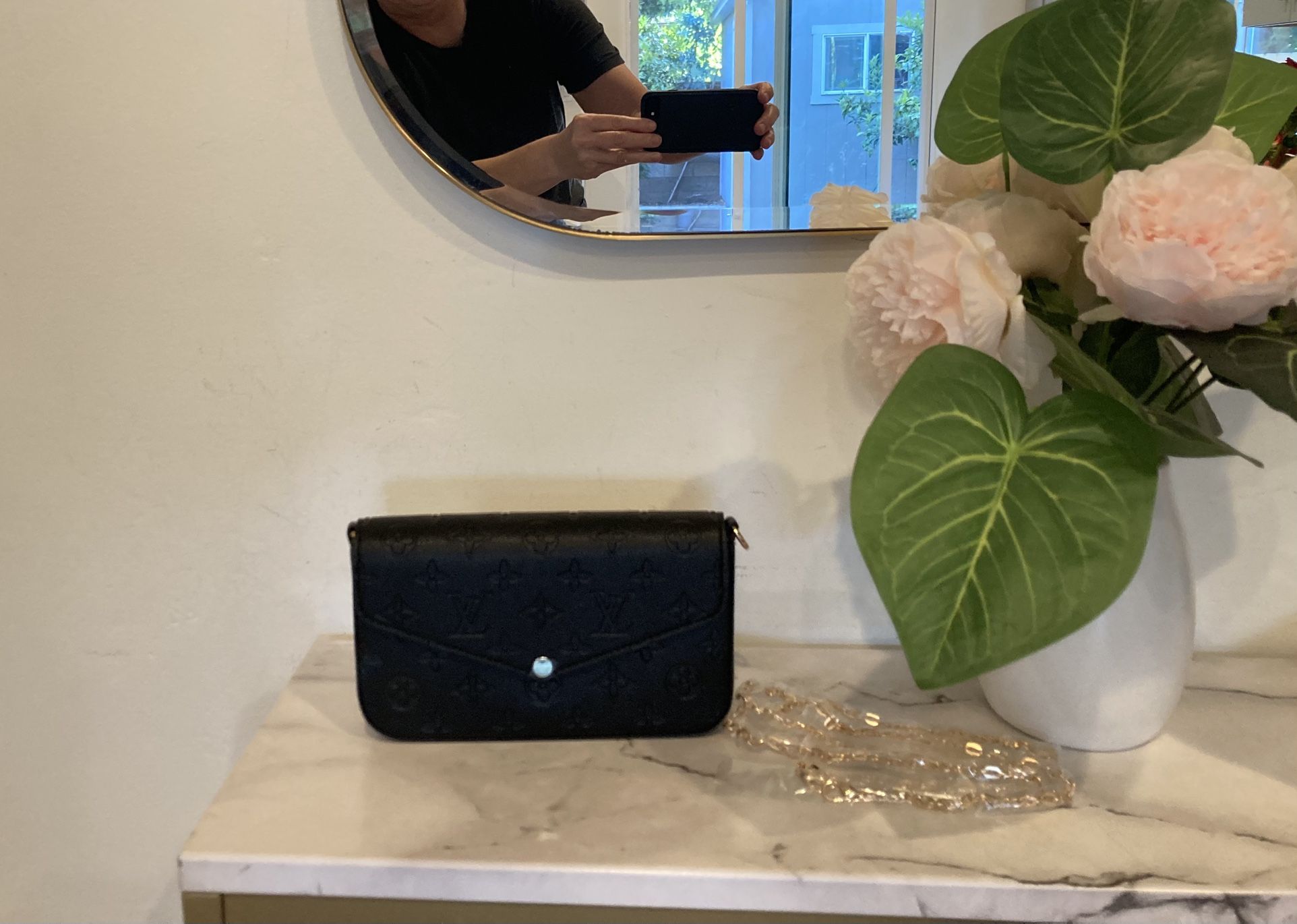 ✨Beautiful Design Clutch Wallet Purse Crossbody Bag 8.5x5” Perfection