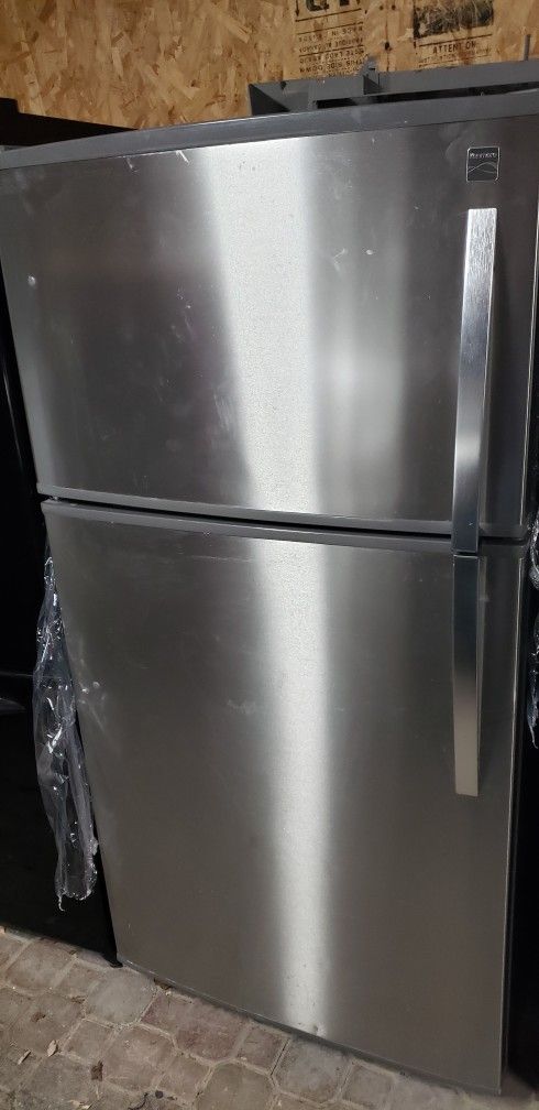 MAYTAG REFRIGERATOR