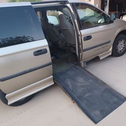 2005 Dodge Grand Caravan