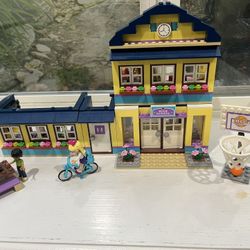 LEGO friends Heartlake High School #41005 **No Box