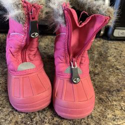 Toddler Size 6 Boots 