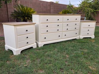 Dresser set