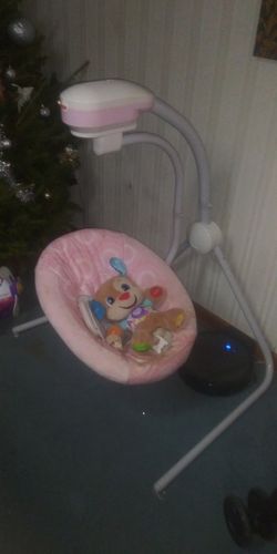 Baby swing like new worth like $150