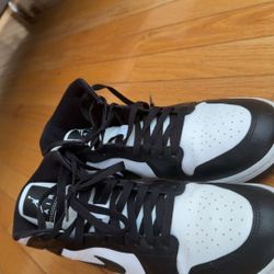 Jordan 1s Woman Size 12 