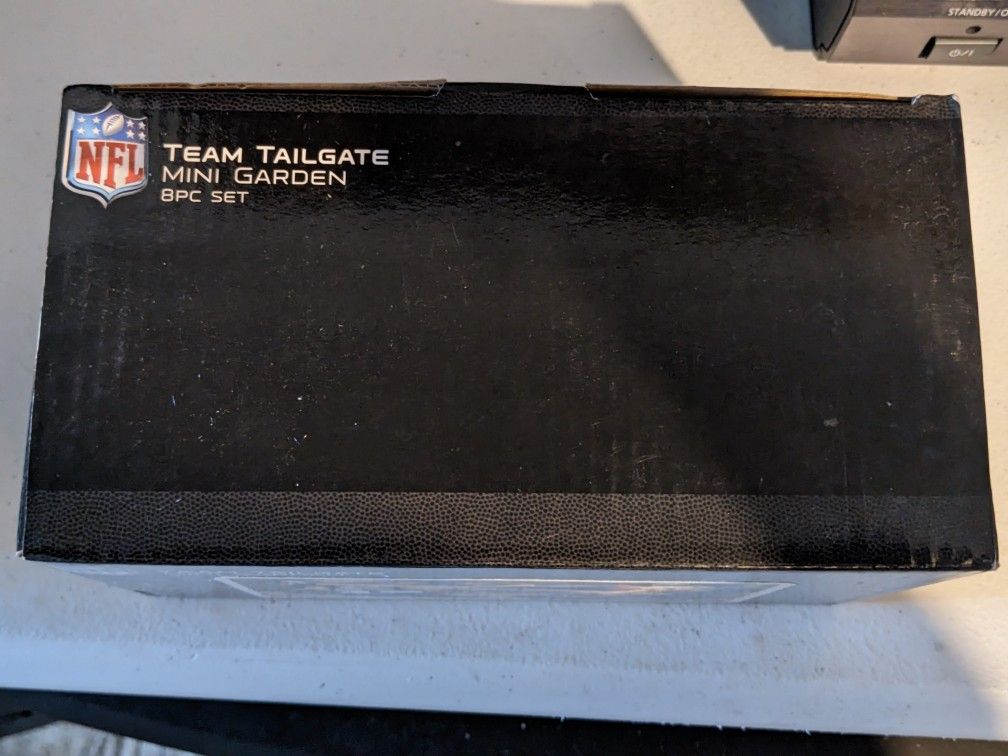 Minnesota Football Tailgate Memorabilia 🏉🏈🏟️😁💜