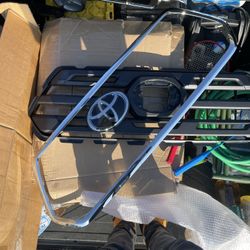 Three Piece Tacoma Grille 250 