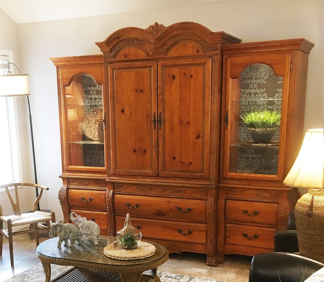 Ashley Entertainment Unit