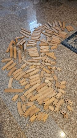 Thomas and Friends- 130 piece track expansion pieces