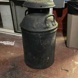 Vintage Wood Lawn Farm Scranton, Pennsylvania Steel 10 Gallon Milk Can 