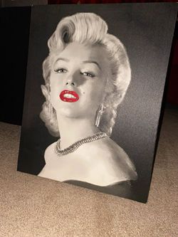 15 by 19 Marilyn Monroe canvas picture $89