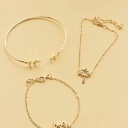 Stylish NEW 3 piece palm tree, cat and leaf detail bracelet
