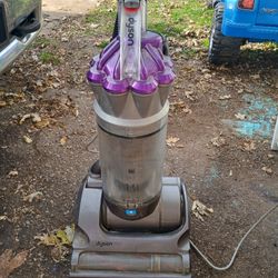 Dyson DC17 Upright HRPA Vacuum