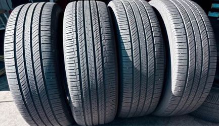 235/60/18 Set de Tires con 80% de vida las 4