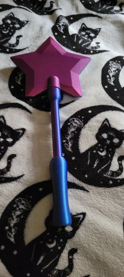Wand see shaped cardholder