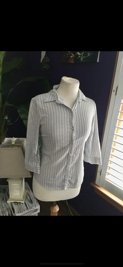 Women’s size 6, button down collared shirt with pinstripes