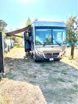 Fleetwood SouthWind Motor Home RV