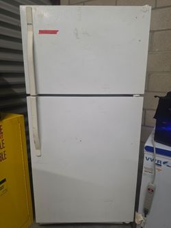 White Top-Freezer Refrigerator