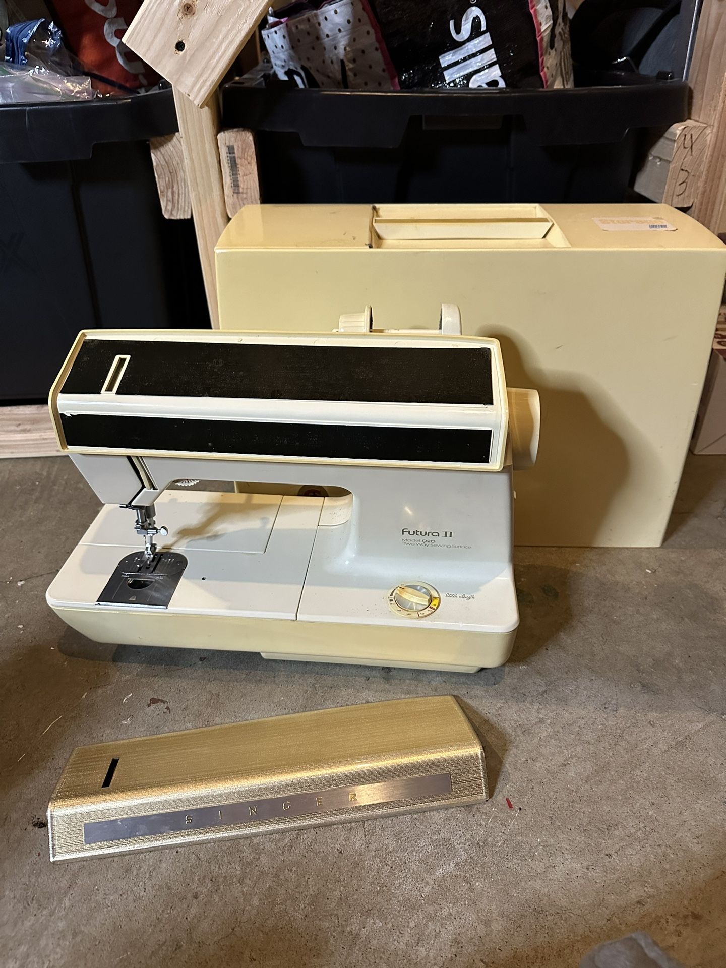 SINGER 920 Sewing Machine no Pedal UNTESTED