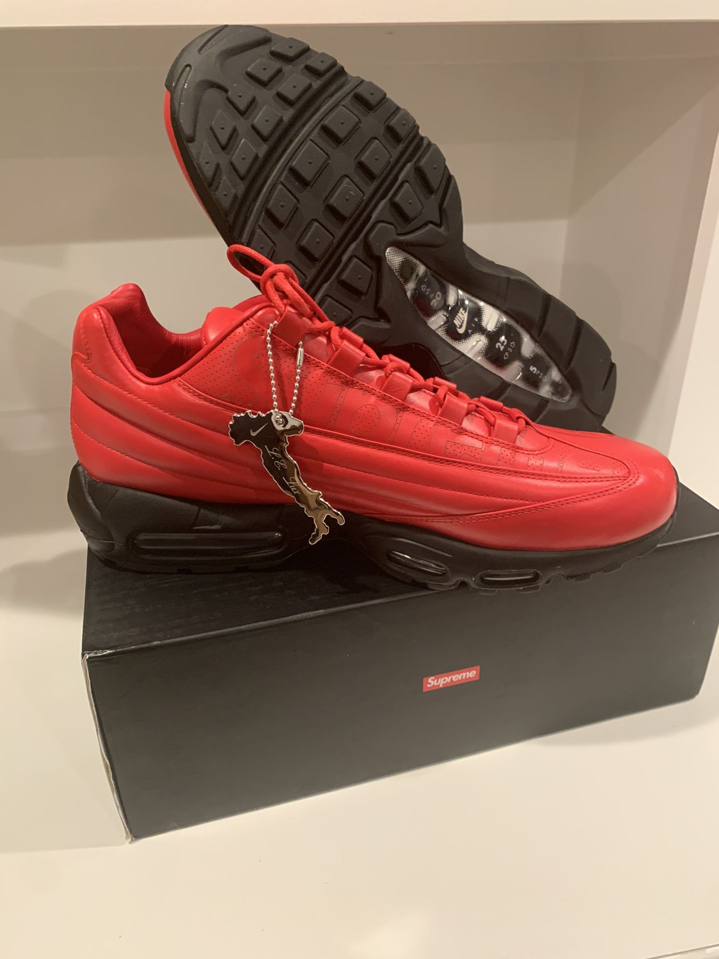 Air Max Lux/ Supreme ‘Gym Red’ size 13