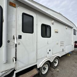 Cougar Camping 5th Wheel Trailer 