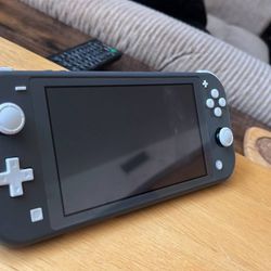 Nintendo switch Lite (Gray)