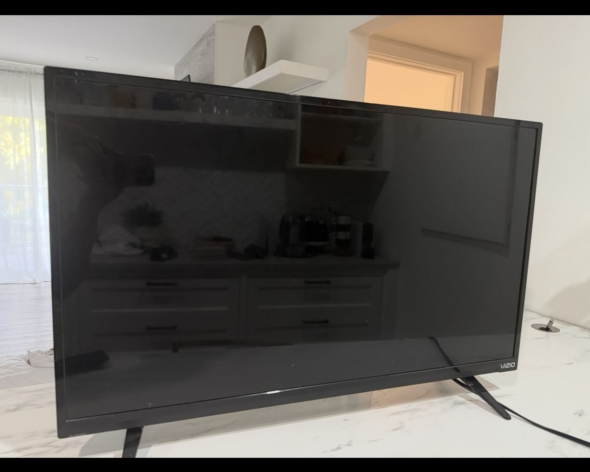 Product Description VIZIO - 32" Class (31.5" Diag.) - LED - 1080p - Smart - HDTV - Black