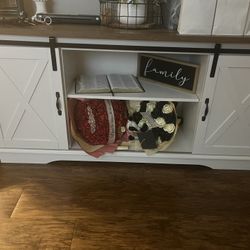 Farmhouse Tv Stand