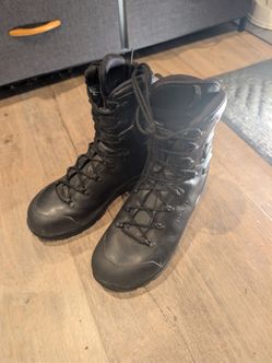 Lowa Combat Boots - Mens Size 10