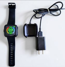 Fitbit versa smartwatch fitness exercise sleep heart rate monitor tracker with charging cord / cradle