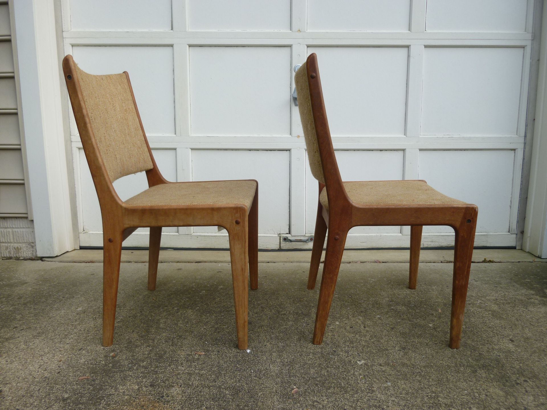 Two (2) Uldum Mobelfabrik Mid Century Danish Modern MCM Chairs Johannes Anderson 7171