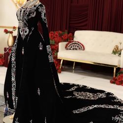 Fancy cultural Yemeni dress