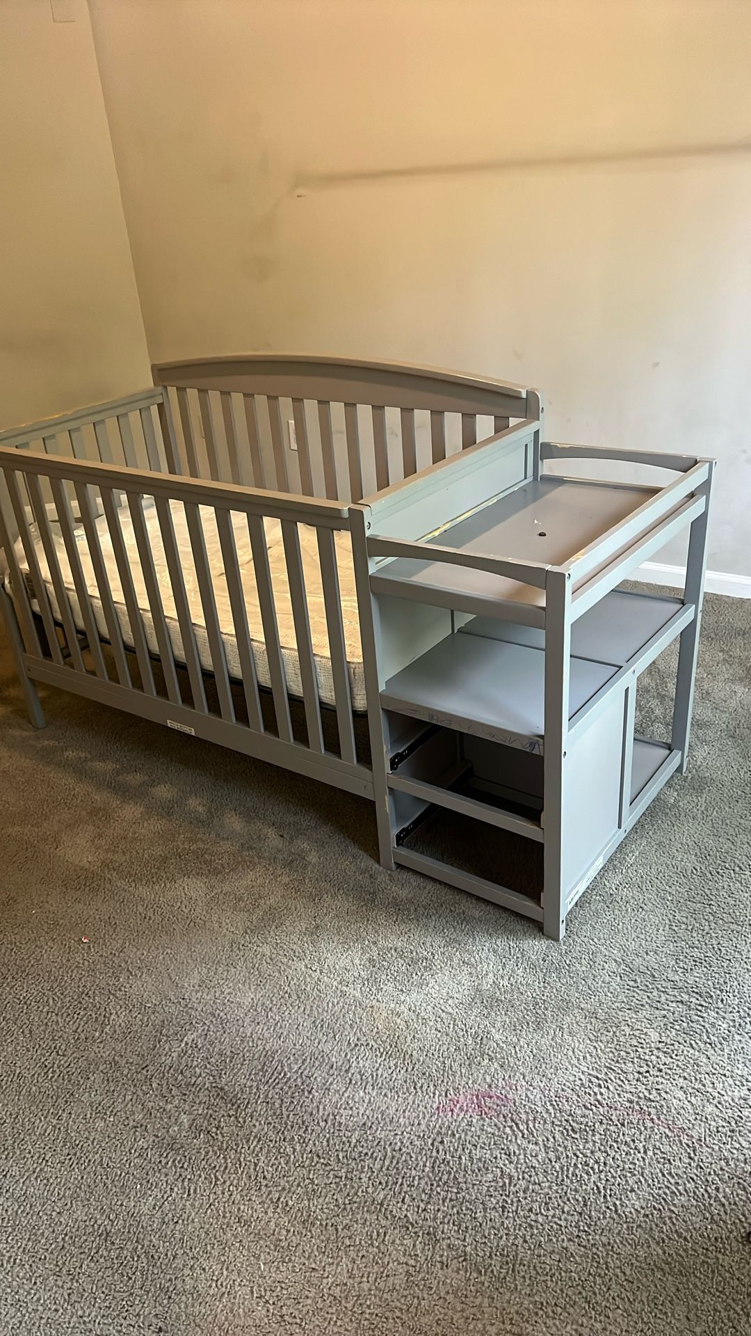 Crib W Side Attachment