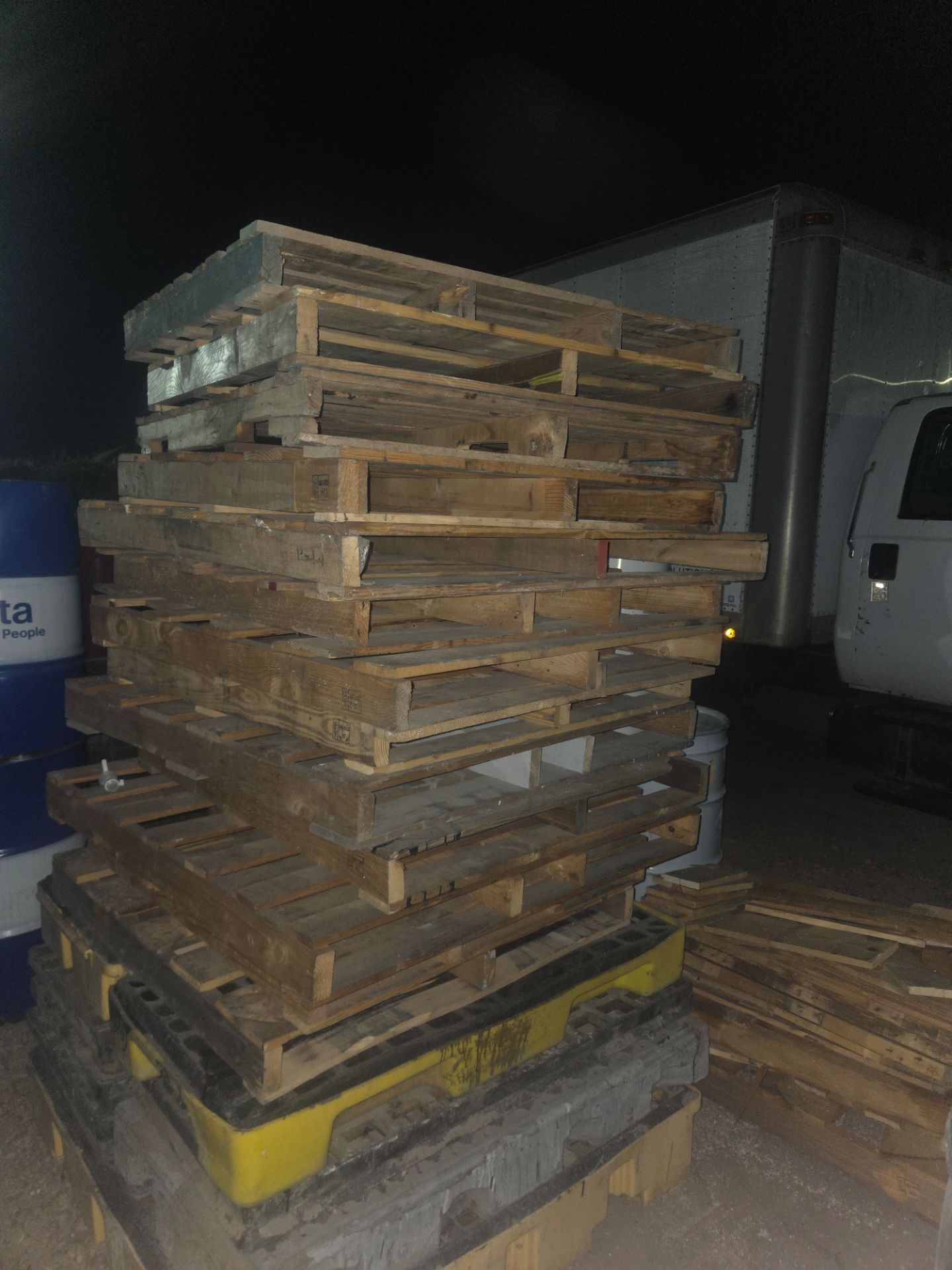 Pallets 5$ each