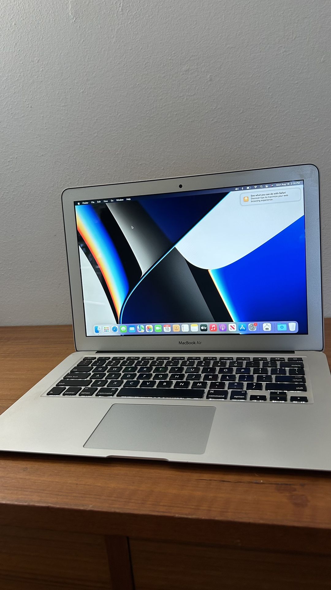 Apple MacBook Air 13” I5/8GB/256GB SSD $200