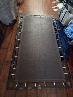 Twin adjustable trundle