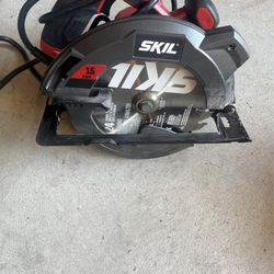 Skil 15 Amp 7 1/4 Corded Circular Saw