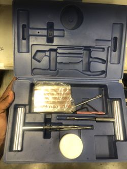 Tire plug tool set