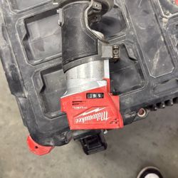 Milwaukee Router 
