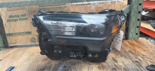 2024 Toyota Tacoma headlight  left side