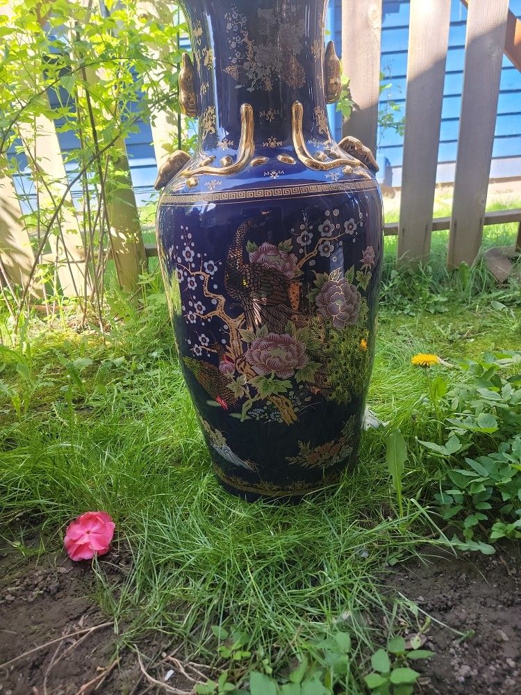 Beautiful 3ft Vase - $225 Obo