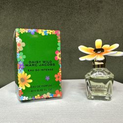 DAISY WILD EAU SO INTENSE Marc Jacobs EDP 0.13 fl oz/4 ml MINI DABBER FOR WOMAN