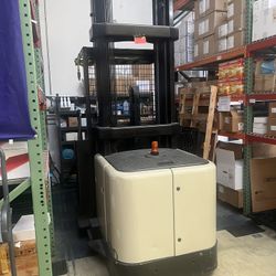 Forklift  Needs New Battery 