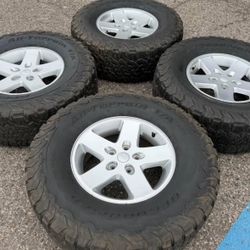 17” JEEP COMMANDER WRANGLER GRAND CHEROKEE WHEELS WE FINANCE RIMS TIRES 