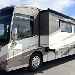 Winnebago Tour Diesel Pusher 