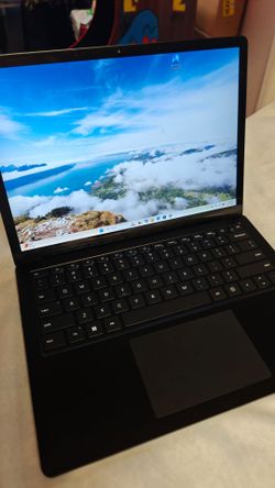 Surface Laptop 5 Windows 11 Pro i7 Ram 16gb